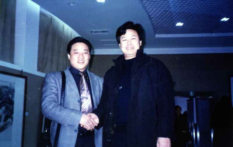 与河北画院院长张国君留影